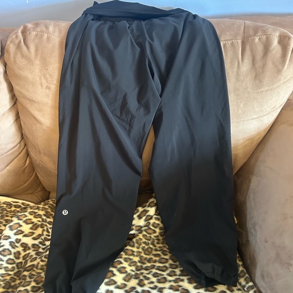 Lululemon light puffer pant - Picture 2 of 4